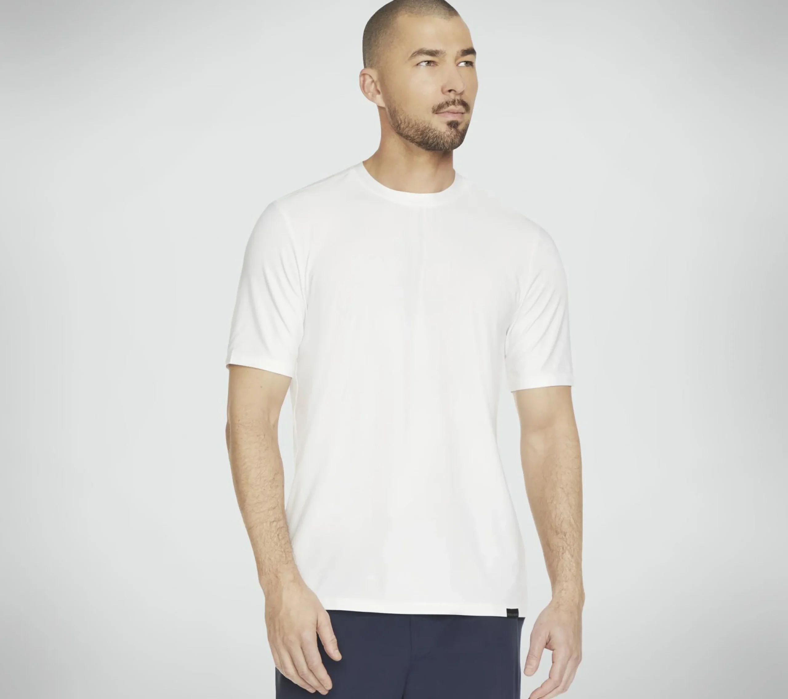 go_dri_all_day_tee_0.webp SKECHERS GO DRI All Day Tee BRANCO Store