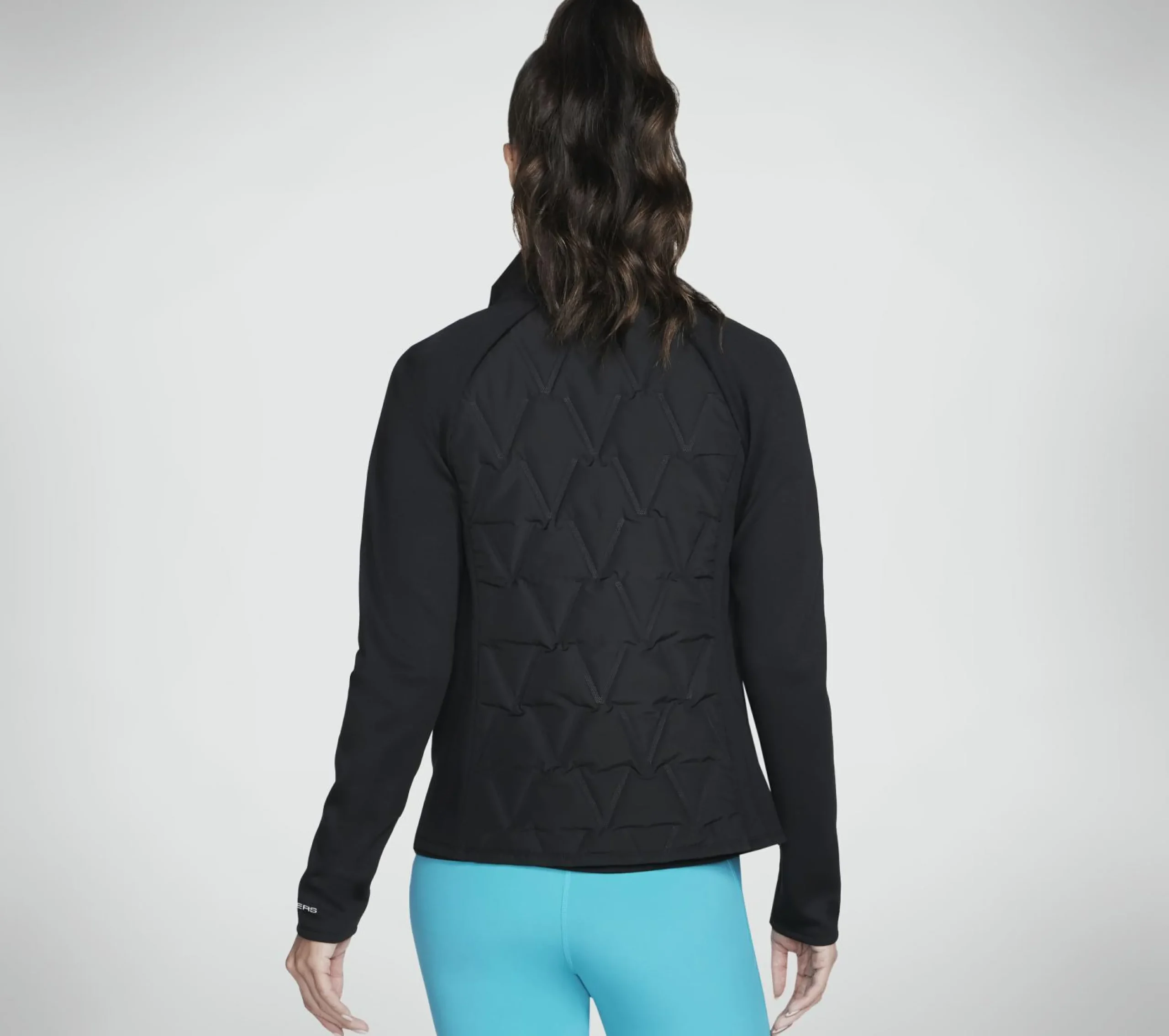 go_shield_hybrid_performa_1.webp SKECHERS GO SHIELD Hybrid Performance Jacket PRETO Outlet
